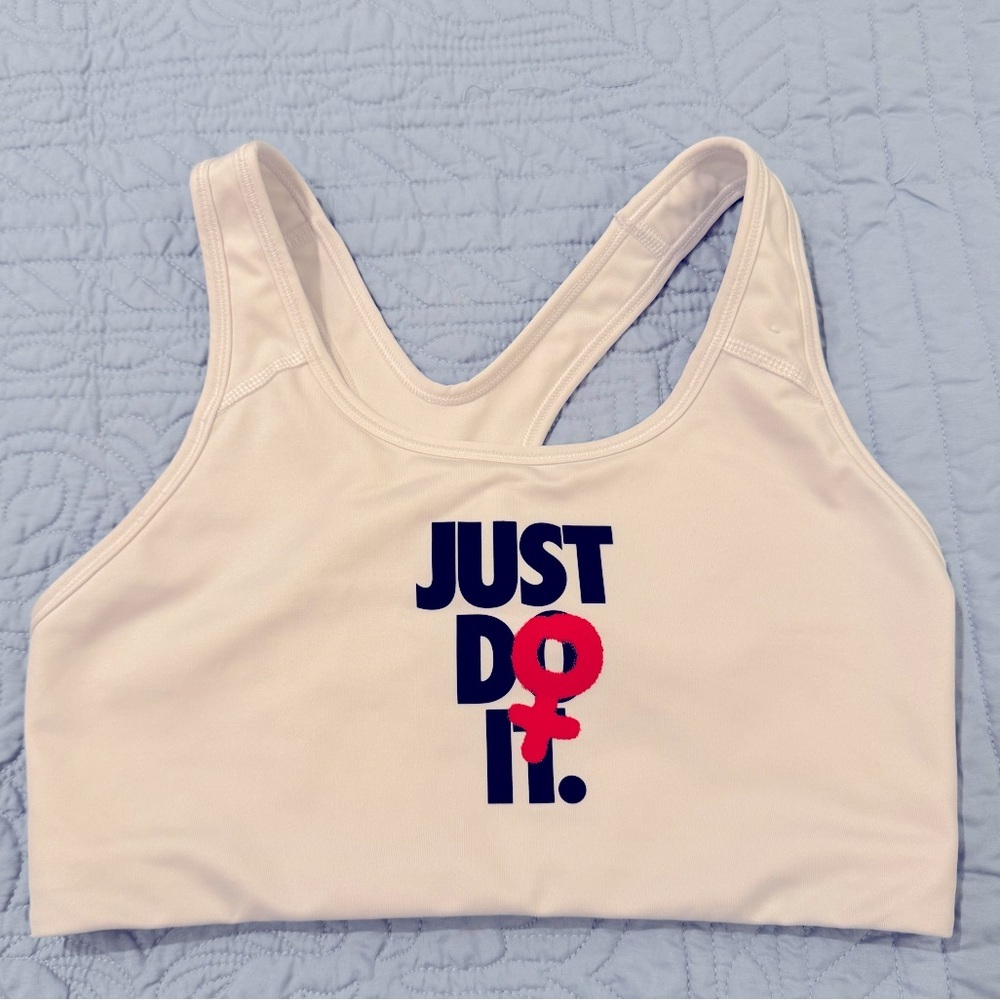 Like New/NWOT Nike Dri Fit Sports Bra
